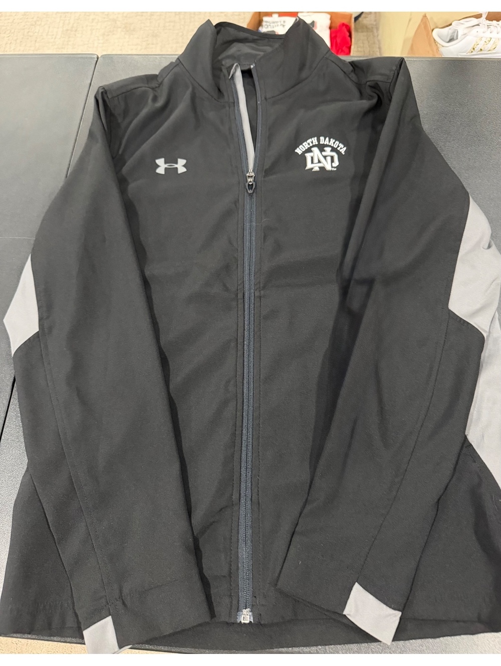 Under Armour North Dakota Women's Full-Zip Performance‎ Jacket Size Small